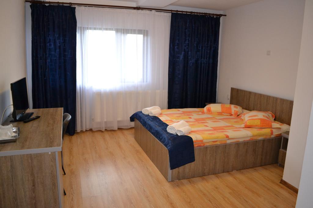 Pensiunea Meridian Corbeni Habitación foto